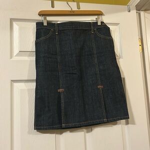 Women’s gap jeans skirt size 2